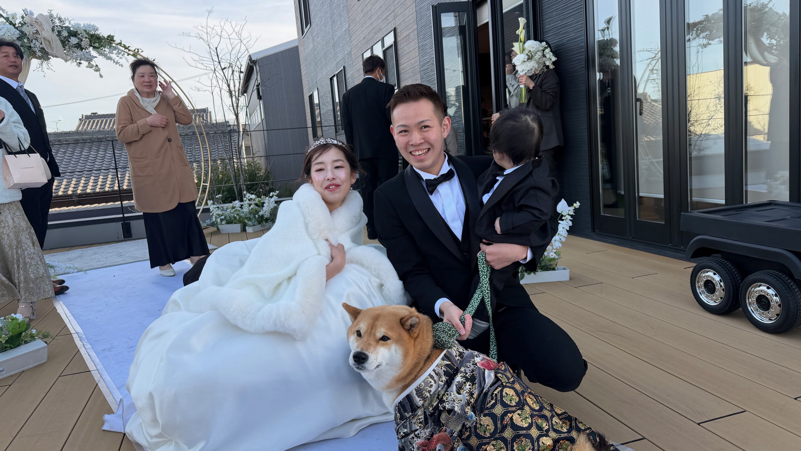 家族と愛犬と楽しむHealing Forest Gardenのテラスウェディング